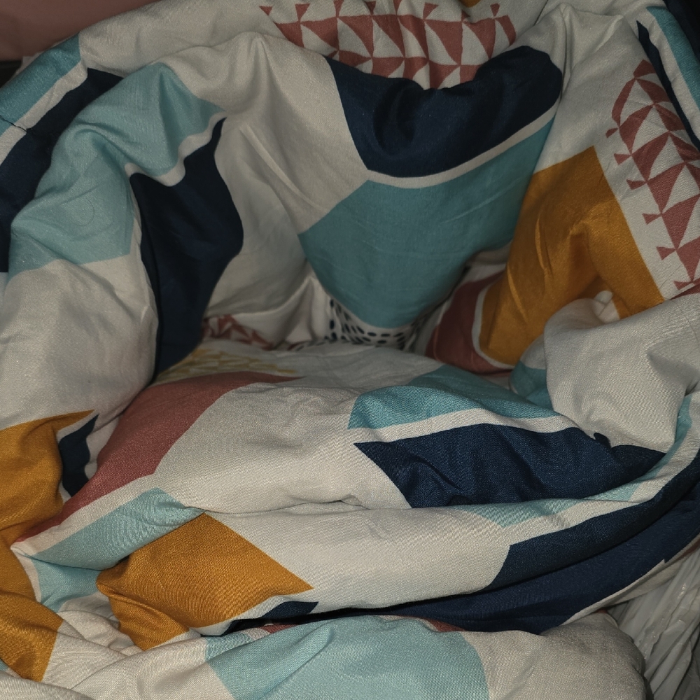 Geometric Multicolor Comforter